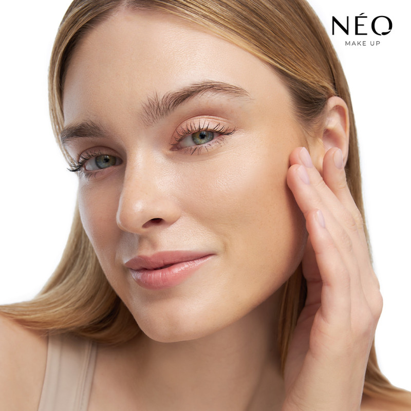 Intense Serum Sheer Foundation: 01 PORCELAIN Intense Serum Sheer Foundation: 01 PORCELAIN